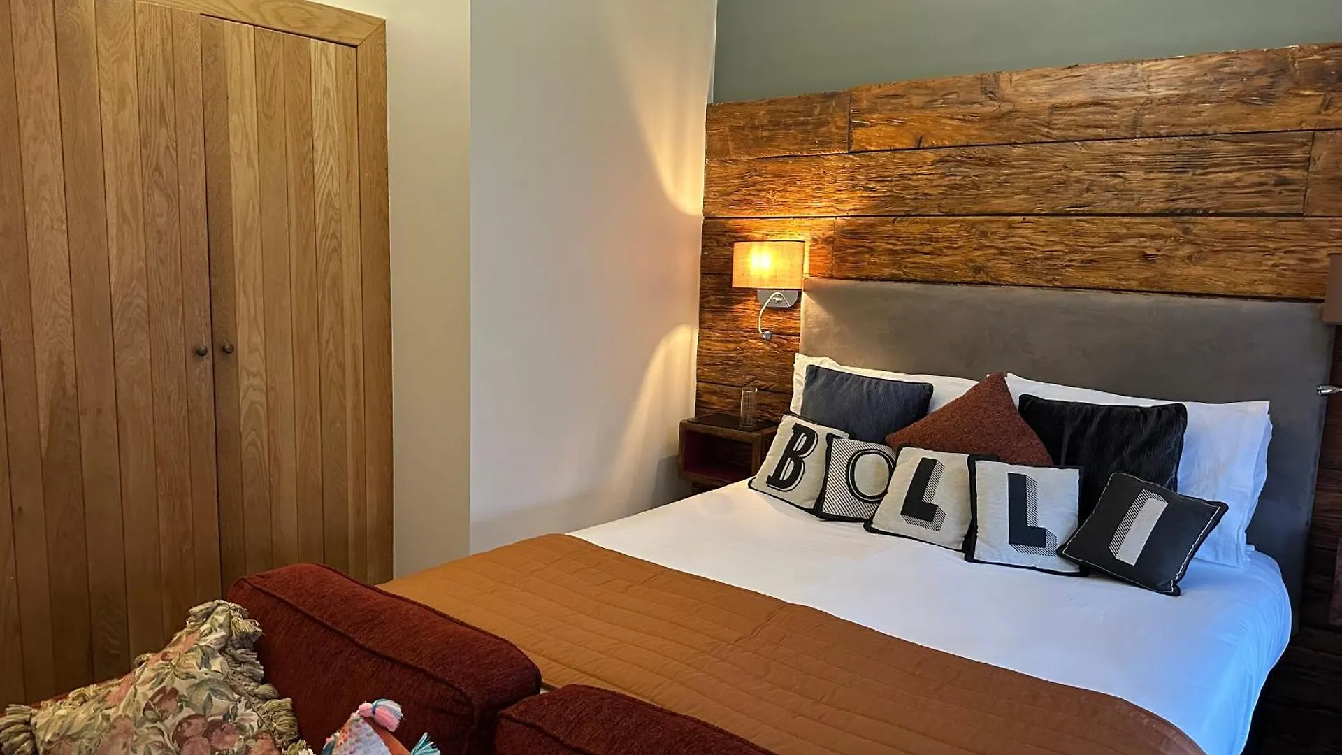 Harrys Lounge Bed and Breakfast Whitby Bed & Breakfast